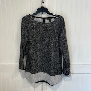 BANANA Republic super stylish,longsleeved, black, white & gray top size L